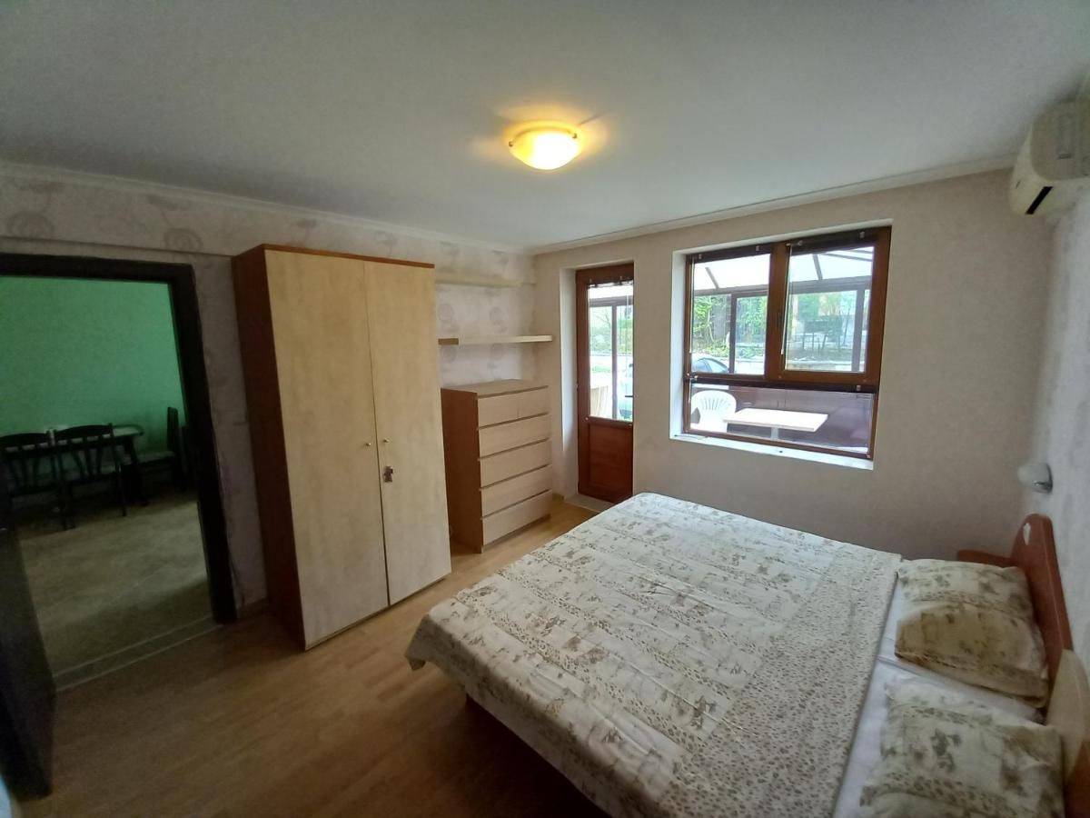 Lovely Nest With Glass Veranda Golden Sands Exteriör bild